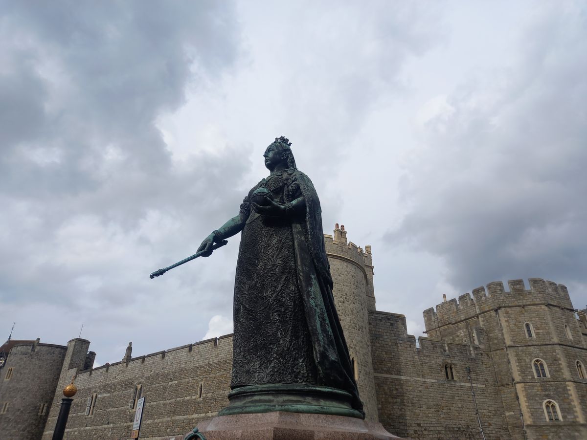 The Queen Victoria statue in front of Windsor Castle